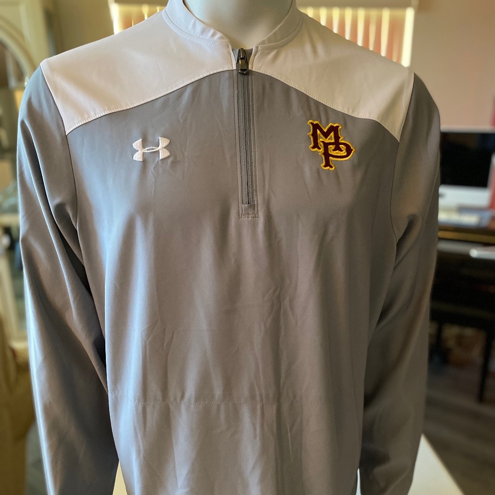 Nice mens medium Under Armour quarter zip jacket